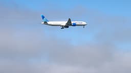 United pilot reports midair drone scare near airport during landing approach