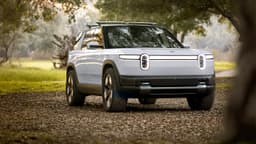 Uber, Rivian ink $1.25B deal to put thousands of robotaxis on US streets